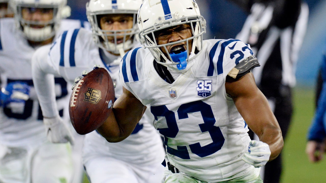 Kenny Moore agrees to 4-year contract extension with Colts